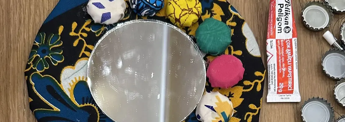 Kapak ve kumaşla süslenmiş dekoratif ayna yapımı atölyesi düzenlendi