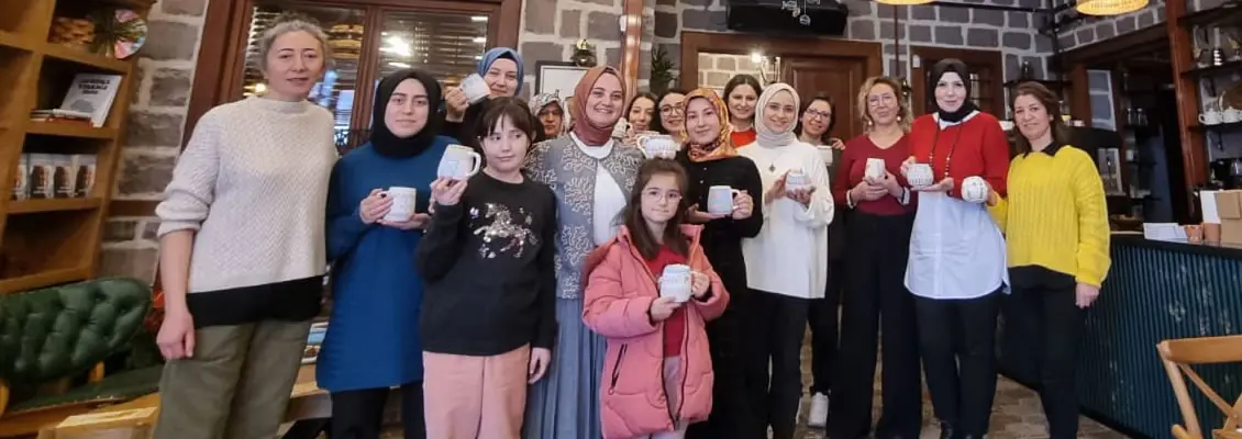 Afrika Kültür Evi’nde seramik boyama atölyesi düzenlendi