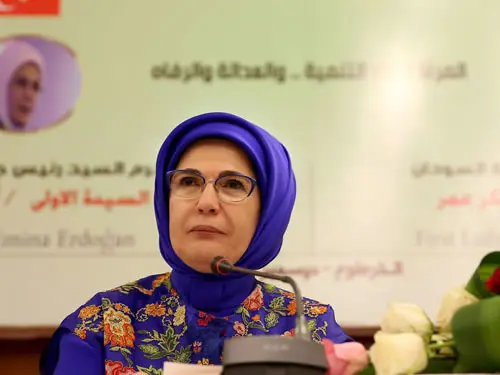 Emine Erdoğan, Sudan’da Kadın Milletvekilleri ile Görüştü