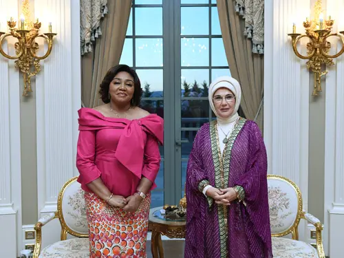Emine Erdoğan, Kongo Cumhurbaşkanı Tshilombo'nun eşi Denise Nyakeru Tshisekedi Tshilombo ile görüştü