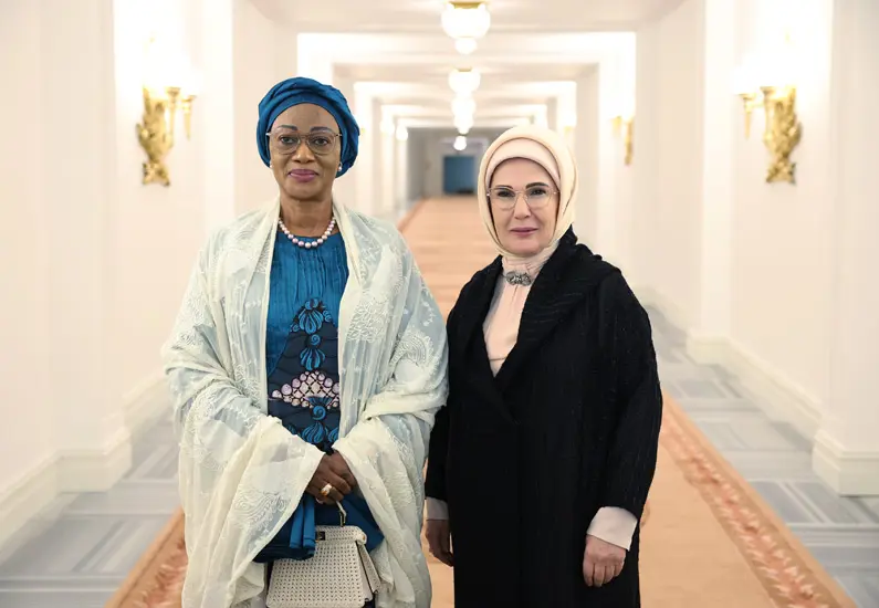 Emine Erdoğan, Nijerya Devlet Başkanı'nın eşi Oluremi Tinubu ile görüştü